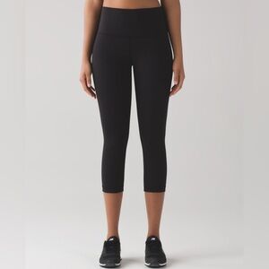 Lululemon Wunder Under Crop (Hi-Rise) *Full-On Luxtreme 21" Size 4 Black